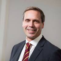 Mr Neil Hunt : Trauma & orthopaedic surgery