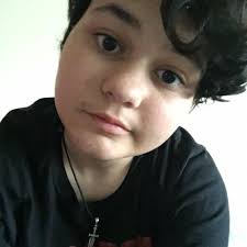 discount tranny (@leo39933917)