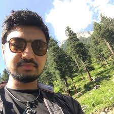 Prem Dhar D., Profesor certificado CELTA con una experiencia de 6 años.