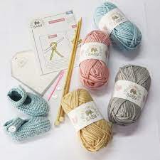 Take the guesswork out of knitting, for beginners & experts alike. Knitting Kits 18 Of The Best Knitting Kits For Beginners
