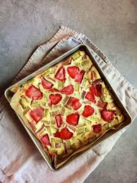 Etwas übung erforderlich 60 minuten vegetarisch. Erdbeer Rhabarber Kuchen 3 Rezepte Von Einfach Bis Raffiniert Liebenswert Magazin