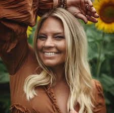 Kandice Smith's Instagram, Twitter & Facebook