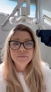 Uma maneira de mantermos a nossa saúde emocional diante de tanto sofrimento  é nos sentindo úteis e ajudando quem está precisando nesse momento!!!