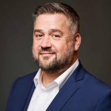 Dennis Deane (@ddeaneus)