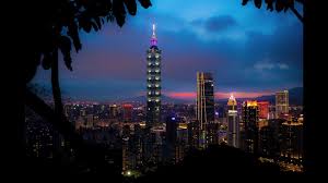 Best viewpoints in downtown Taipei at Elephant Mountain
