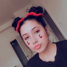 Donna Amoroso's Instagram, Twitter & Facebook