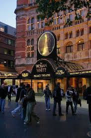 Palace Theatre London I Saw Les Miserables Here In 1988 It Was Magical London Places London England England Travel