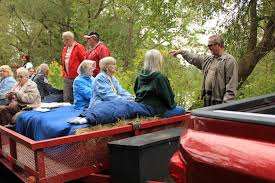 Former Lambs Creek residents tour one-time home