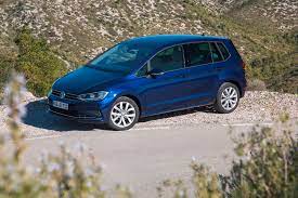 Als farboptionen stehen neben dem reinrassigen pure white noch verschiedene brauntöne zur. Vw Golf Sportsvan Im Test 2018 Volkswagen Bringt Das 2017er Facelift Meinauto De