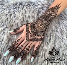 Pin By Suneet Sidhu On Henna In 2020 Henna Tattoo Hand Beautiful Henna Designs Henna Tattoo Designs