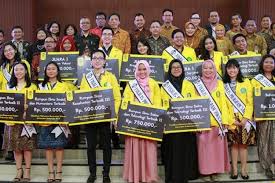Iii.pemohon kategori kakitangan kerajaan/badan berkanun/universiti awam (kontrak/sambilan/sementara) boleh menerima pinjaman pelajaran daripada penaja lain, dengan syarat ia bukanlah pinjaman boleh ubah atau biasiswa penuh. Mahasiswa Rantau Kampus Ui Dan Trik Mendapat Beasiswa