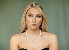 Emily Buchan's Instagram, Twitter & Facebook