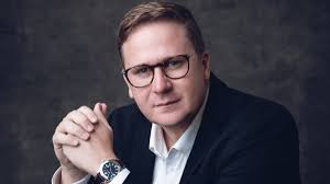 Marcos Freitas, um empresário renomado que se destacou nacionalmente