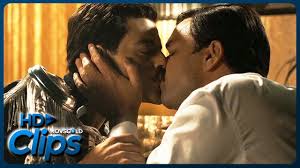 Freddie mercury and jim hutton. Freddie Conoce A Jim Hutton Bohemian Rhapsody Latino 2018 Youtube