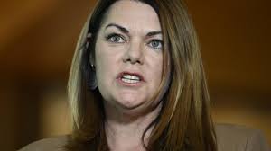 Greens demand Prime Minister act as South Australian algae bloom nears  'disaster', fisheries shut down