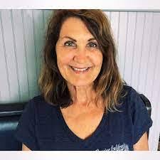 Lori Boswell's Instagram, Twitter & Facebook