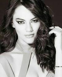 Descubre 21 ideas de Ale Müller y actriz