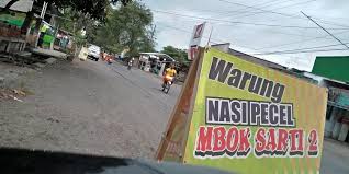 Warung pecel mbok iro yang ada di nganjuk gang batur jalan sebelahnya masjid agung baitussalam. Warung Sego Pecel Mbok Sarti Restaurant Kedungringin Restaurant Reviews