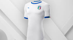 Vendita nuova maglia italia a un prezzo scontato. Italia Ecco La Nuova Maglia Da Trasferta Bianca Con Inserti Azzurri Calcio E Finanza