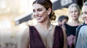 O al menos así puede interpretarse la decisión de mario casas de grabar con tinta en su piel el mismo dibujo que luce blanca suárez. Blanca Suarez Se Confiesa Sobre Las Polemicas Fotos Con Mario Casas Y Su Nuevo Plan Con Netflix Icon El Pais