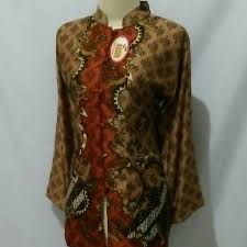 Info detail silahkan hubungi cs kami. Model Atasan Batik Sutra Wanita Fashionita
