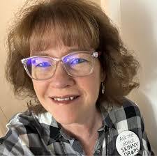 Samantha Bolling's Instagram, Twitter & Facebook