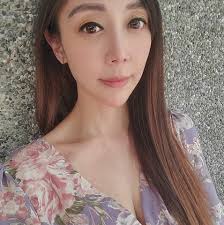 小戴真的好可愛😍瞬間被圈粉了❤️❤️❤️ 大家趕快來松菸找小戴合穎🫶🏻 【Yingcredible Career 🏸戴資穎選手生涯致敬展】  🏸展覽日期：3/6(四) -3/16(日) 🏸展覽時間：平日12:00-20:00、假日11:00-20:00 🏸展覽地點：松山文創園區