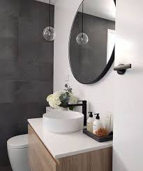 These cheap bathroom remodel ideas for small bathrooms are quick and easy. Puderraum So Wird Die Toilette Verstaut Wenn Sie Durch Die Tur Gehen Hause Dekoration Bathroom Remodel Small Diy Small Bathroom Remodel Budget Bathroom Remodel