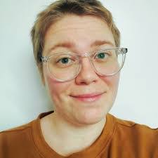 Sandy Hannah's Instagram, Twitter & Facebook