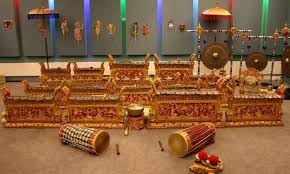 Persebaran alat musik di bali umumnya terjadi di kota denpasar, yaitu mulai dari denpasar timur, denpasar barat, denpasar utara, dan denpasar selatan. Alat Musik Tradisional Bali Nama Gambar Jenis