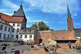 schloss moers es gibt viel zu entdecken verpottet moers schloss ruhrgebiet