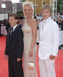 Die aufzeichnungen fanden in der vergangenheit regelmäßig vor ort in für großes publikum geeigneten großhallen in deutschland und auch österreich statt. Cheyenne Ochsenknecht Co Die Kinder Der Stars Fruher Und Heute 4