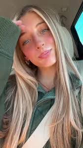 Jillian Self's Instagram, Twitter & Facebook