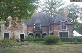 89 Newport Dr Youngstown Oh 44512 212054 Tudor Style Mini-mansion In The Historic Forest Glen Neighborhood Of Boardman Mansions House Styles House Exterior