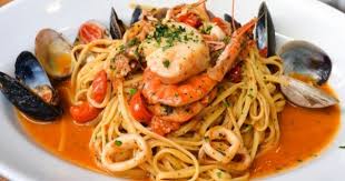 Versez les pâtes dans une sauteuse avec les fruits de mer, réchauffez l'ensemble, remuez et servez bien chaud. Recette Spaghettis Aux Fruits De Mer Parfaite Pour Cet Ete Circulaire En Ligne
