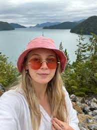 I already found one, thank you everyone in this lovely community🫶  ————————————————————— Hello Nelson, My name is Mingkun Wang, and I'm from  China. I'm looking for a clean and cozy place to