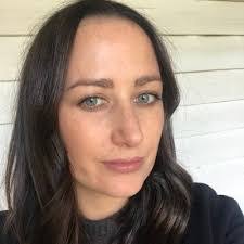 Lisa Pinette's Instagram, Twitter & Facebook