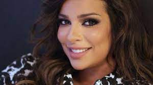 فرق العمر بين نادين نسيب نجيم وزوجها هادي اسمر ستة عشر سنة 16 بينها وبين. Ù†Ø§Ø¯ÙŠÙ† Ù†Ø¬ÙŠÙ… Gheir