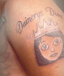 CHOCOLATE MC pide compromiso y recibe un SI 💍 por parte de su novia  Dainerys Díaz. •Sucedió en un edificio de Las Vegas y comenta: “ Escogí  aquí por estar a un