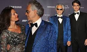 Italian opera singer andrea bocelli lives in style in a luxurious home on the tuscan coast. Andrea Bocelli 60 Cosies Up To Wife Veronica Berti 35 Daily Mail Online