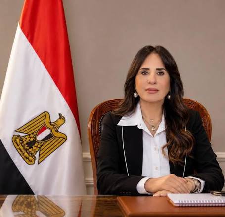 وزارة - وزيرة الإسكان تتوجه إلى أذربيجان للمشاركة في المنتدى الحضري العالمي  “WUF13” غادرت المهندسة راندة المنشاوي، وزيرة الإسكان والمرافق والمجتمعات  العمرانية، مطار القاهرة الدولي، متوجهةً إلى العاصمة الأذربيجانية باكو،  للمشاركة في