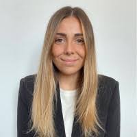 Laura Kupiec's Instagram, Twitter & Facebook