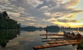 Tiket masuk kolam renang mangkubumi tasikmalaya. 10 Gambar Situ Gede Tasikmalaya 2021 Harga Tiket Masuk Sejarah Legenda Lokasi Alamat Jam Buka Tutup Misteri Mitos Jalan Menuju Ke Sana Jejakpiknik Com