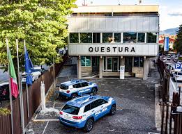 Notizie sugli uffici del giudice di pace, modulistica e molti altri servizi utili. Vendeva Droga In Casa Al Via L Operazione Drugs Drive Arrestato 20enne Albanese Abruzzolive