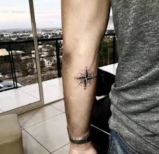 Premièrement, cette ancre marine tatouage et tatouage compas marin à été réalisé par justin sur le pied tatouage femme comme dirait google. 27 Idees De Tatouages D Avant Bras Pour Hommes Et Leurs Significations