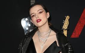 Annabella avery thorne (born october 8, 1997) is an american actress, model, singer, and director. Bella Thorne Mit Bier Geht Alles Besser