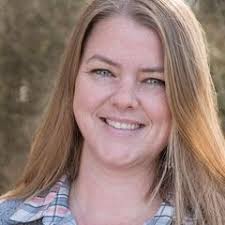 Amanda Hinshaw's Instagram, Twitter & Facebook