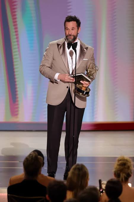 JustJared.com on X: "Noah Wyle wins the award for Outstanding Lead Actor in  a Drama Series for his work on "The Pitt," marking his second year in a row  winning that category.