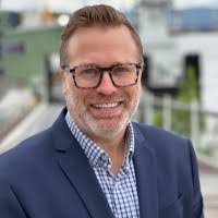 Laura Sperling's Instagram, Twitter & Facebook