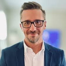 Ashley Lemmer's Instagram, Twitter & Facebook